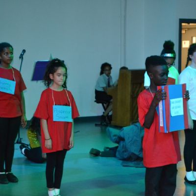 Year 6 Play (32)